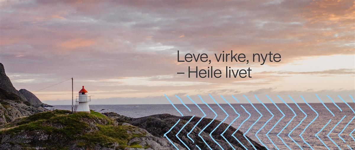 Bilete av Nesje fyr, med teksten Leve, virke, nyte - heile livet! - Klikk for stort bilete